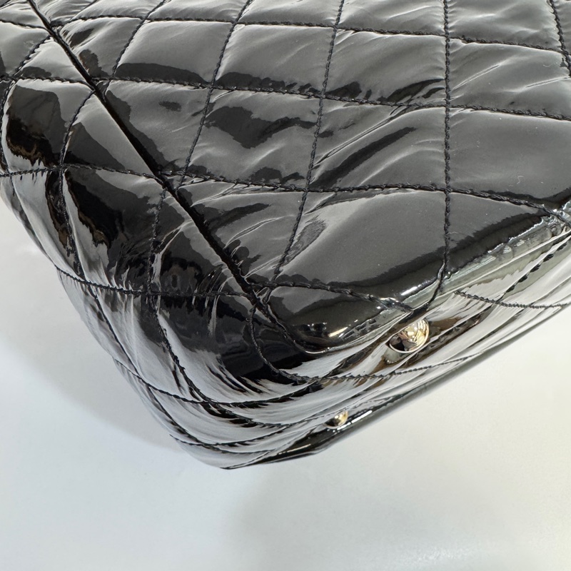 🕯️香奈兒個性女孩 Chanel 黑銀小牛漆皮大托特包A48898-12