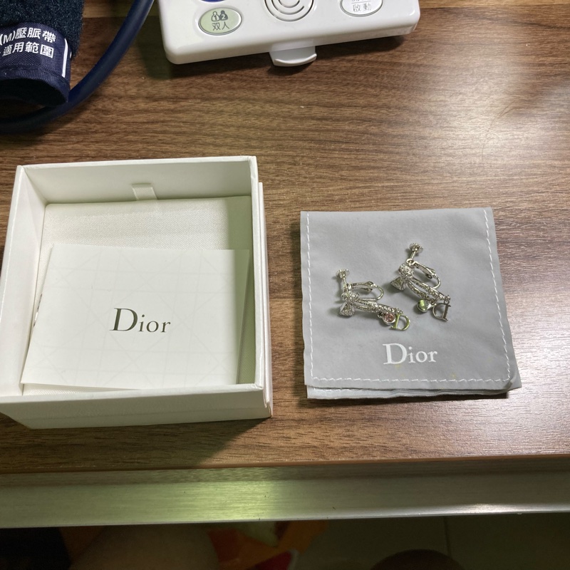 迪奧夾式耳環-12