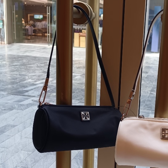 全新Tory Burch Virginia 時尚筆筒包-1