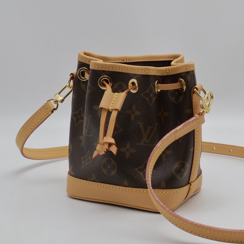 LOUIS VUITTON Nano noe水桶包-6