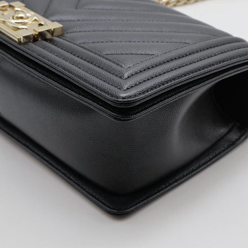 CHANEL Boy25 V紋粒面牛皮口蓋包 - 黑淡金25開-4