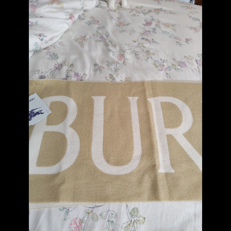 BURBERRY 羊毛圍巾-4