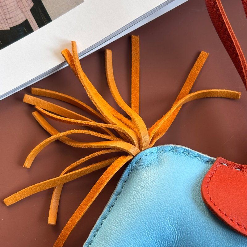 ::HERMES:: Rodeo小羊皮馬兒吊飾 (中/水藍X棕)-15