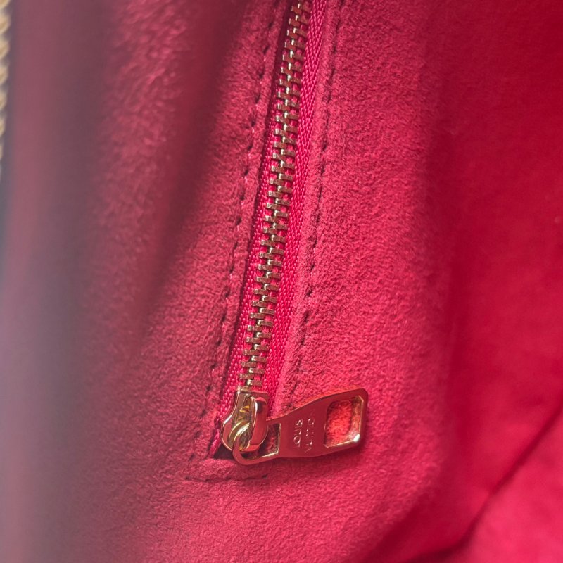 已售 ::LOUIS VUITTON:: LV M11952 Slouchy PM經典花紋單肩包 手提包 流浪包-25