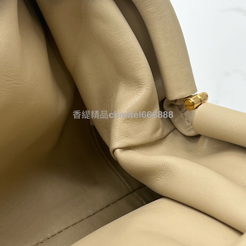 💗香緹國際精品💗 692 ☁️BV雲朵包☁️ 小牛皮 淺卡其色-6