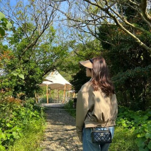 CHANEL 24S黑金羊皮珍珠手柄化妝盒 16*9.5*8 98新配件塵袋