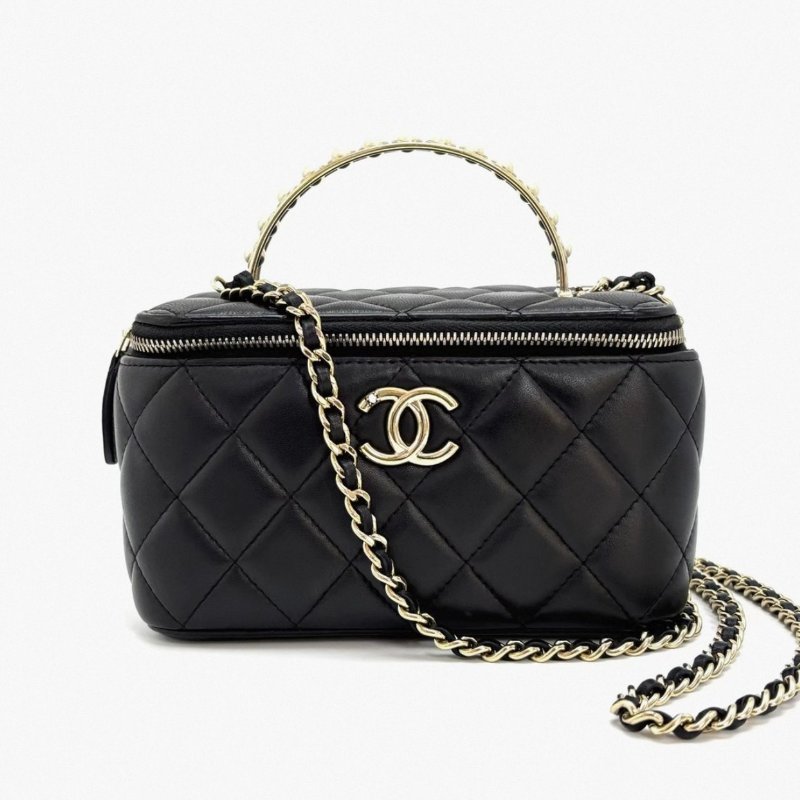 CHANEL 24S黑金羊皮珍珠手柄化妝盒 16*9.5*8 98新配件塵袋-1