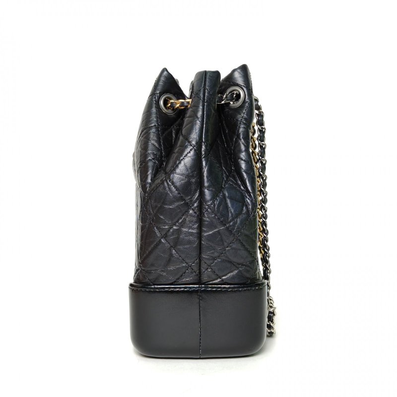 CHANEL GABRIELLE流浪雙肩包小號22.5黑色牛皮晶片開金銀扣菱格紋肩背包-3