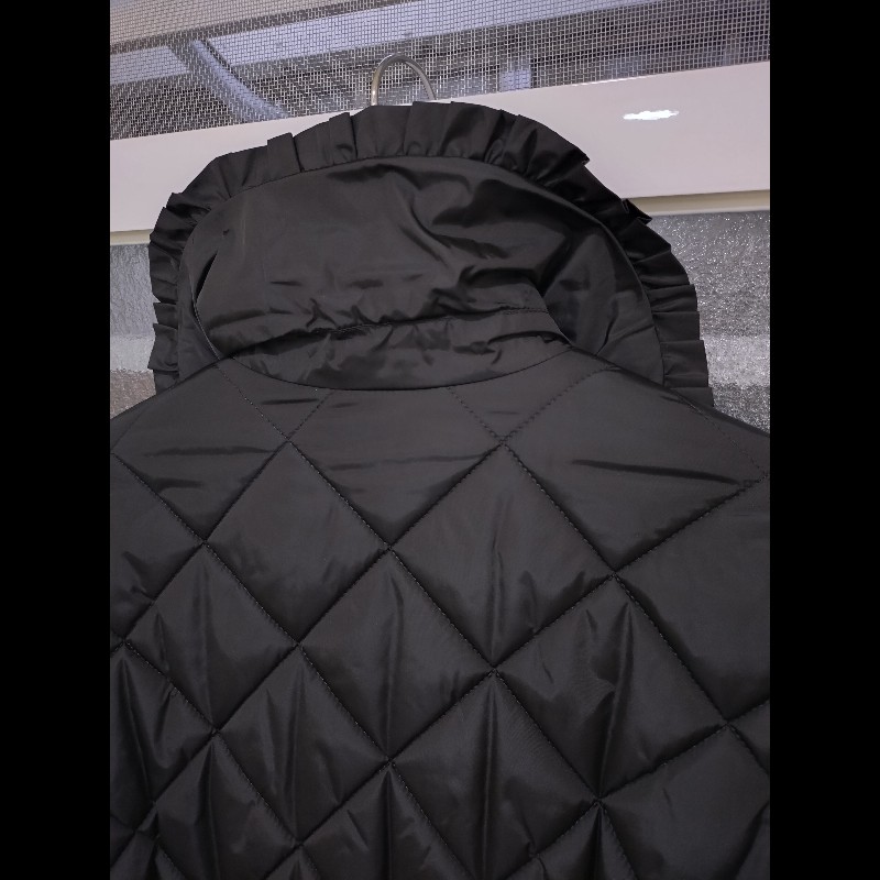 Gucci 黑色菱格珠珠釦外套-2