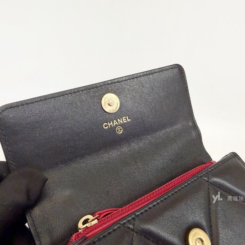 ❣Chanel 黑羊皮霧金釦19下蓋6卡中夾-10