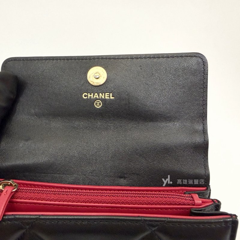 ❣Chanel 黑羊皮霧金釦19下蓋6卡中夾-11