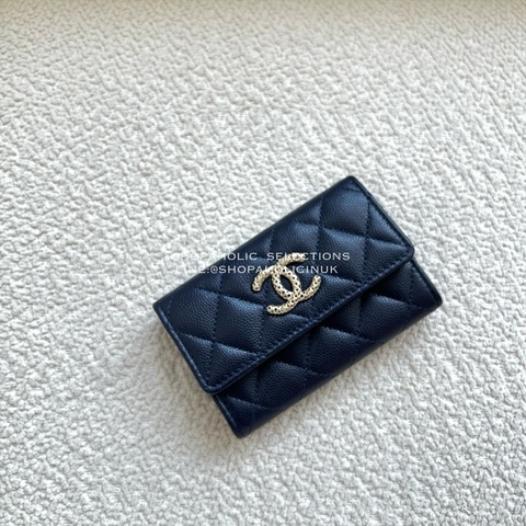 Chanel金色立體簍空logo單層卡夾包 深藍色牛皮AP3187