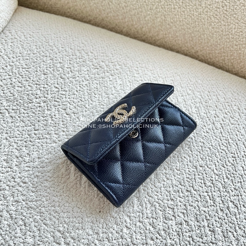 Chanel金色立體簍空logo單層卡夾包 深藍色牛皮AP3187-1