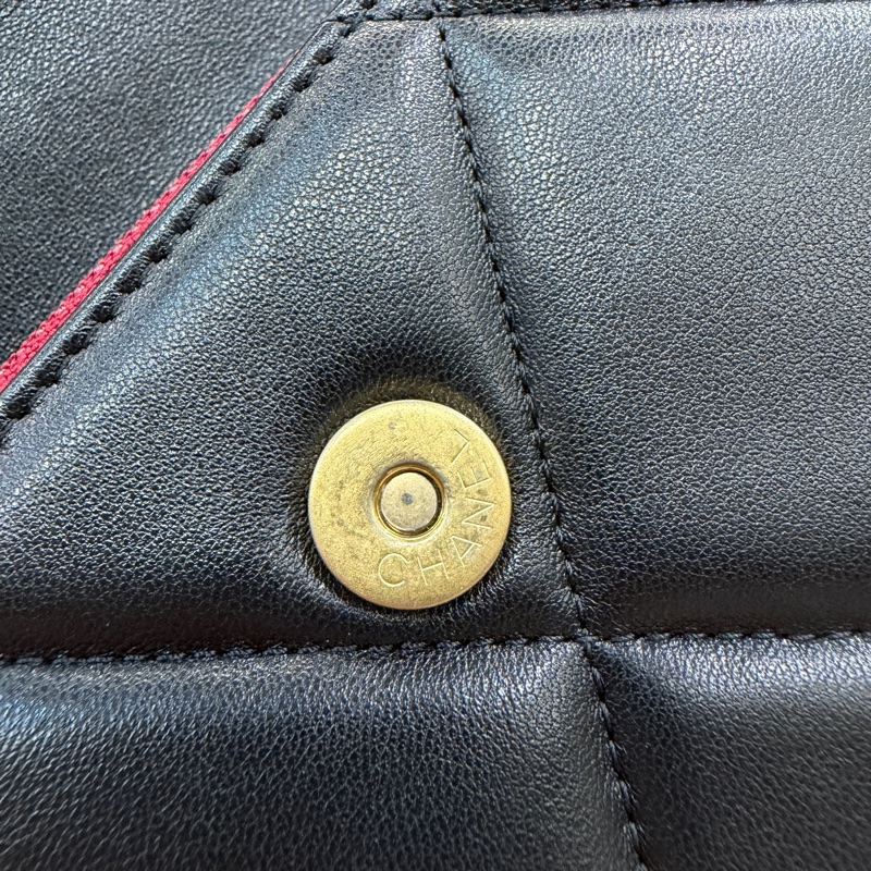 Chanel 黑羊皮霧金釦19下蓋中夾AP2700-11