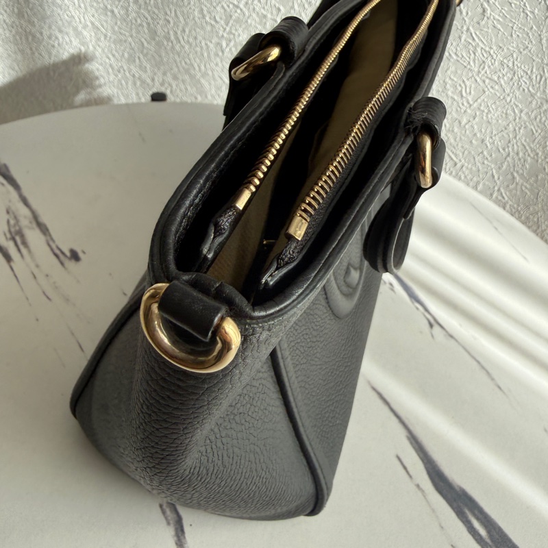 Gucci 流蘇兩用包 很方便 有拉鏈 年底優惠💕💕💕💕-11