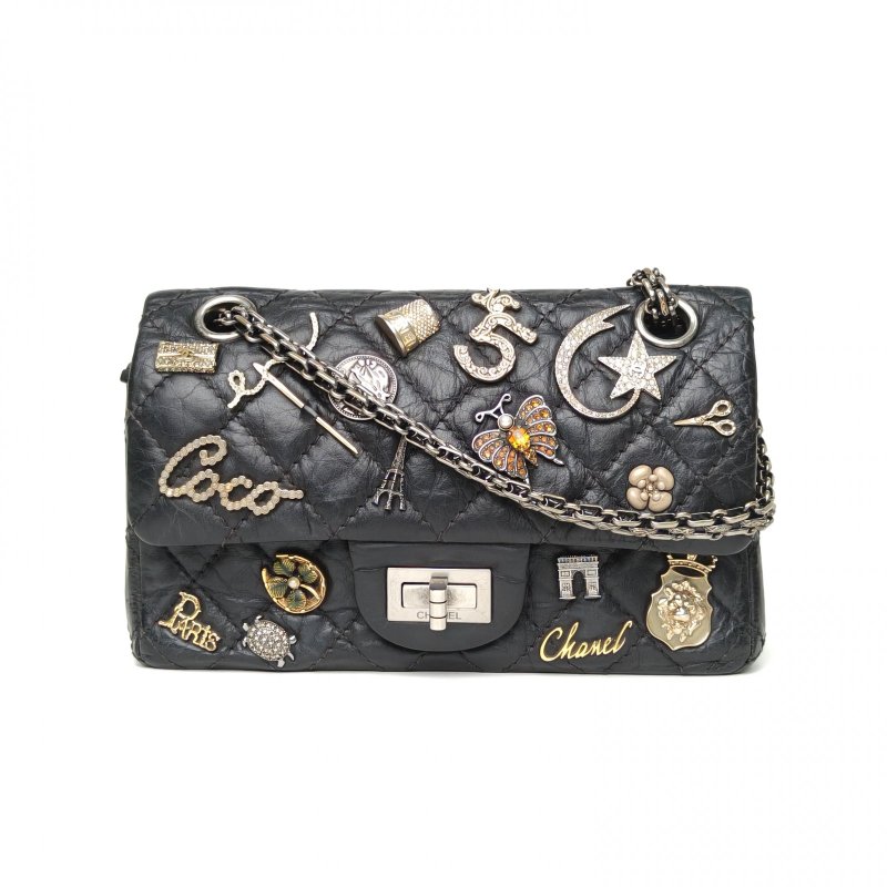 CHANEL 2.55口蓋包迷你20黑色牛皮20開銀扣5號蝴蝶徽章菱格紋肩背包-0