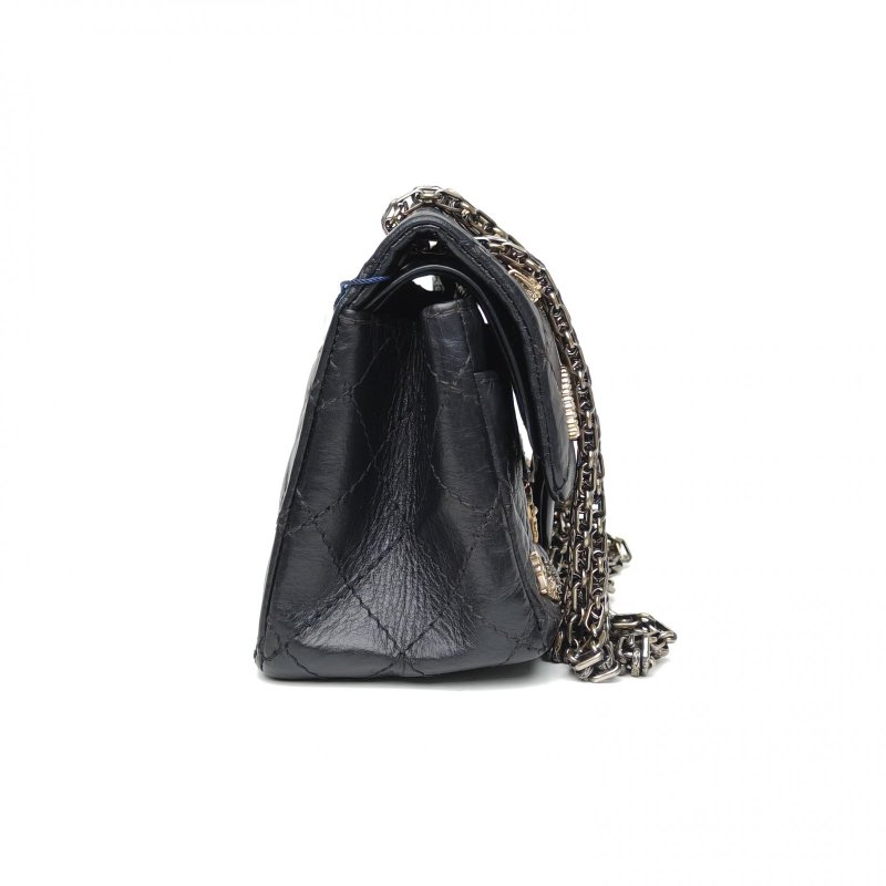 CHANEL 2.55口蓋包迷你20黑色牛皮20開銀扣5號蝴蝶徽章菱格紋肩背包-1