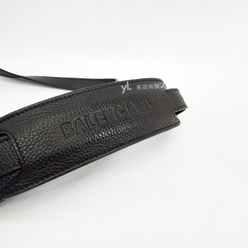 ❣Balenciaga 黑牛皮金釦下蓋8卡輪胎斜背包-13