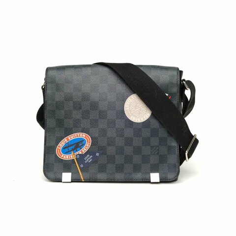 LOUIS VUITTON 黑棋格PVC2017DISTRICT郵差包小號25限量徽章肩背包
