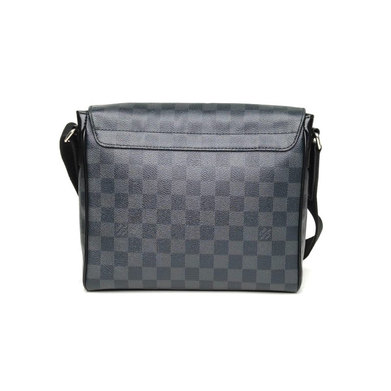 LOUIS VUITTON 黑棋格PVC2017DISTRICT郵差包小號25限量徽章肩背包-3