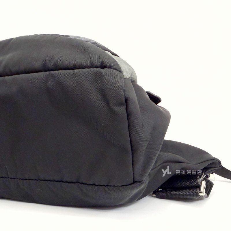 ❣Prada 黑拚迷彩尼龍銀釦三層胸口腰包-8