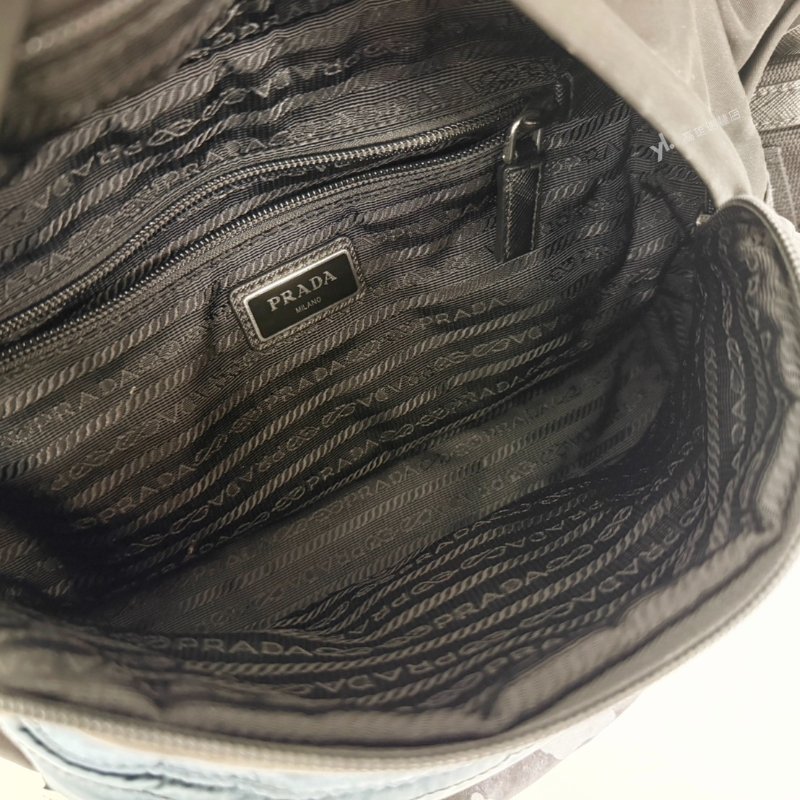 ❣Prada 黑拚迷彩尼龍銀釦三層胸口腰包-12
