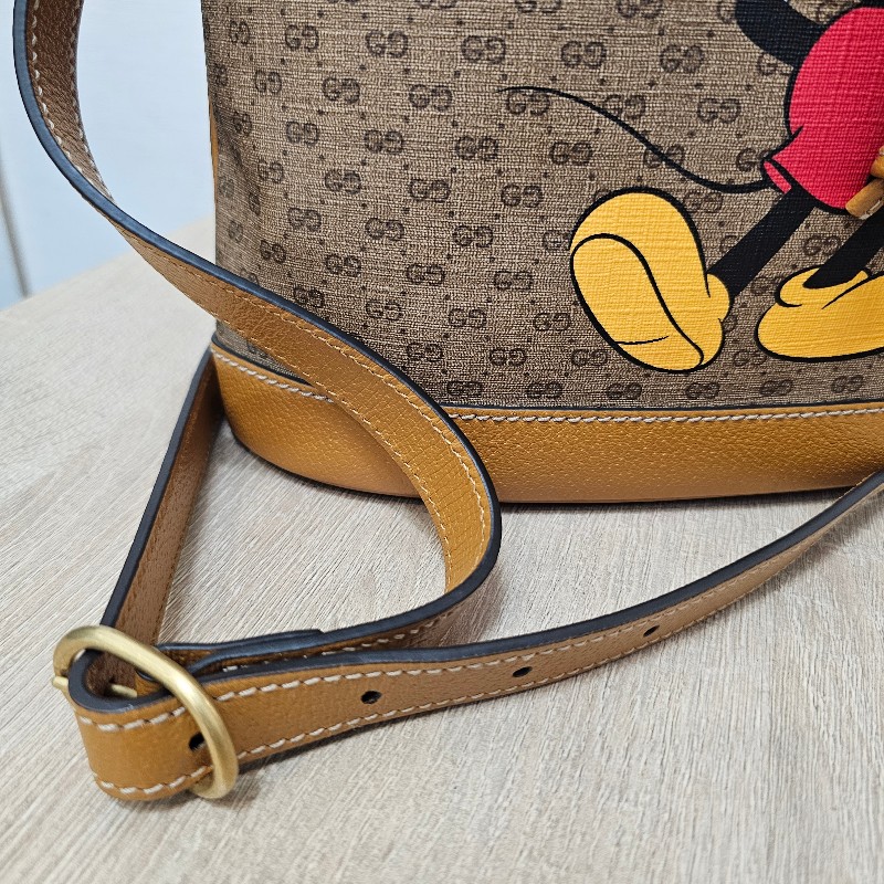 [聯名停產好物❣️甜價出] Gucci 老花米老鼠Disney束口斜背水桶包-12