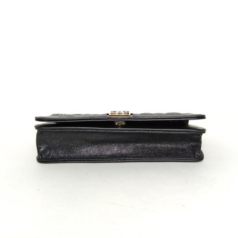 CHANEL LeboyWOC19黑色荔枝牛皮28開金扣菱格紋肩背包-4