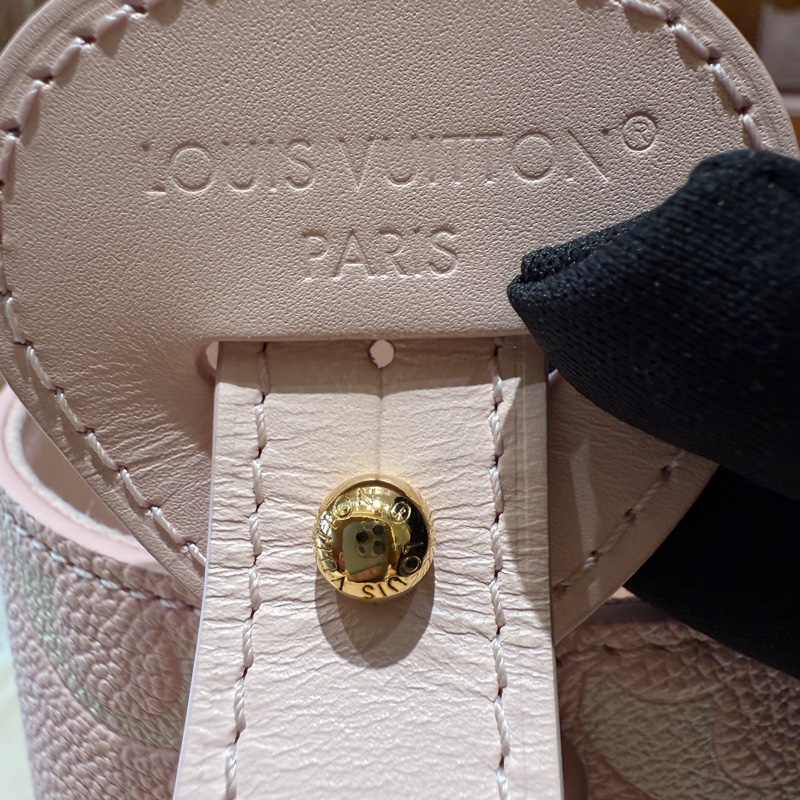 【夢幻櫻花粉】Louis Vuitton All In BB 水桶包｜甜美粉嫩皮革｜實用迷你容量｜附長背帶可肩背斜背-3