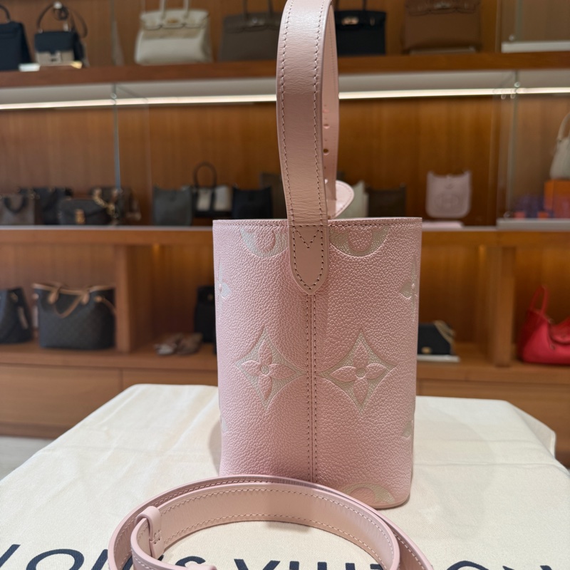 【夢幻櫻花粉】Louis Vuitton All In BB 水桶包｜甜美粉嫩皮革｜實用迷你容量｜附長背帶可肩背斜背-5