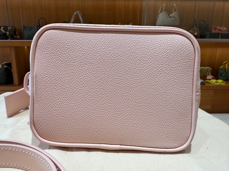 【夢幻櫻花粉】Louis Vuitton All In BB 水桶包｜甜美粉嫩皮革｜實用迷你容量｜附長背帶可肩背斜背-6