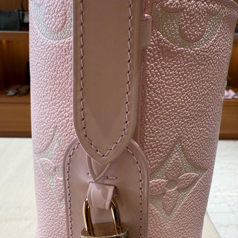 【夢幻櫻花粉】Louis Vuitton All In BB 水桶包｜甜美粉嫩皮革｜實用迷你容量｜附長背帶可肩背斜背-7