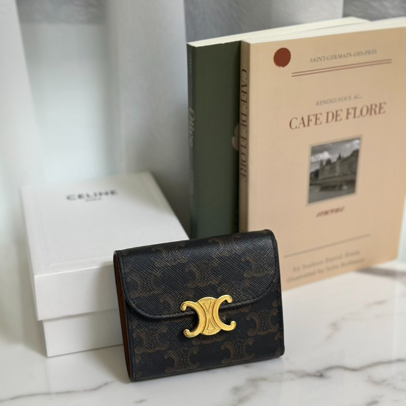 CELINE Triomphe凱旋釦老花三折短夾-0