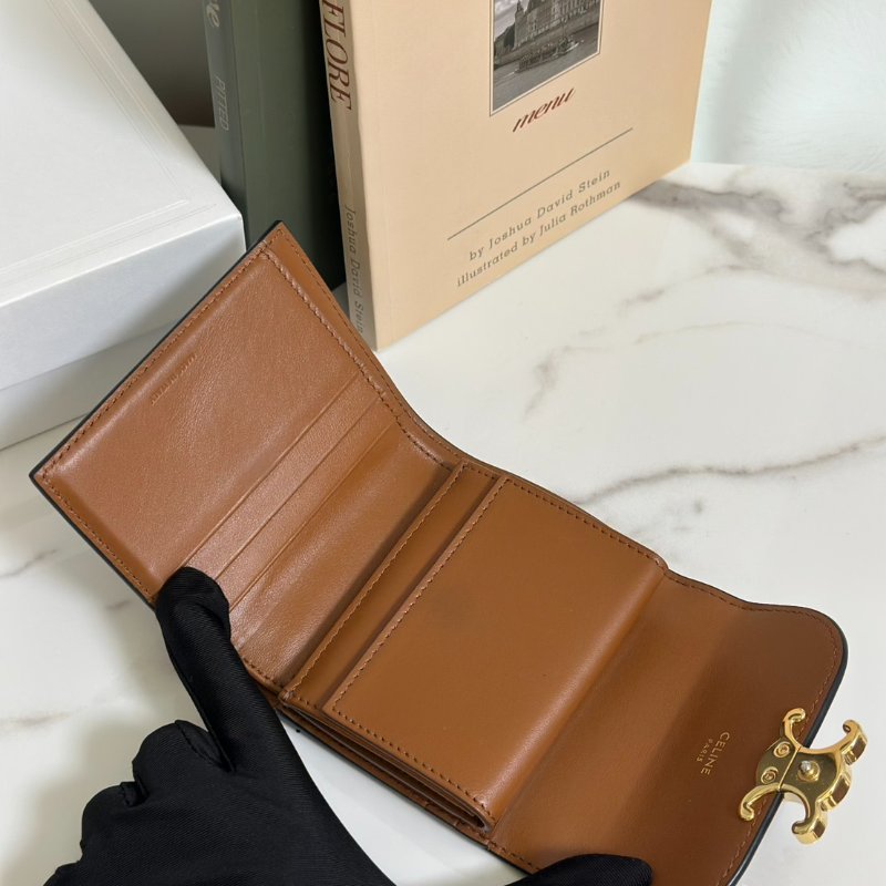 CELINE Triomphe凱旋釦老花三折短夾-4