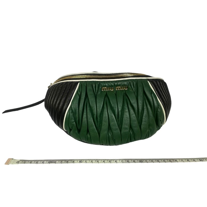 【美收精品】MIUMIU黑綠色皮革腰包 4-610-13