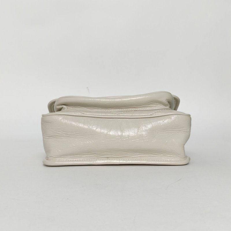 SAINT LAURENT NikiMini21D扣米白色牛皮銀扣肩背包-4