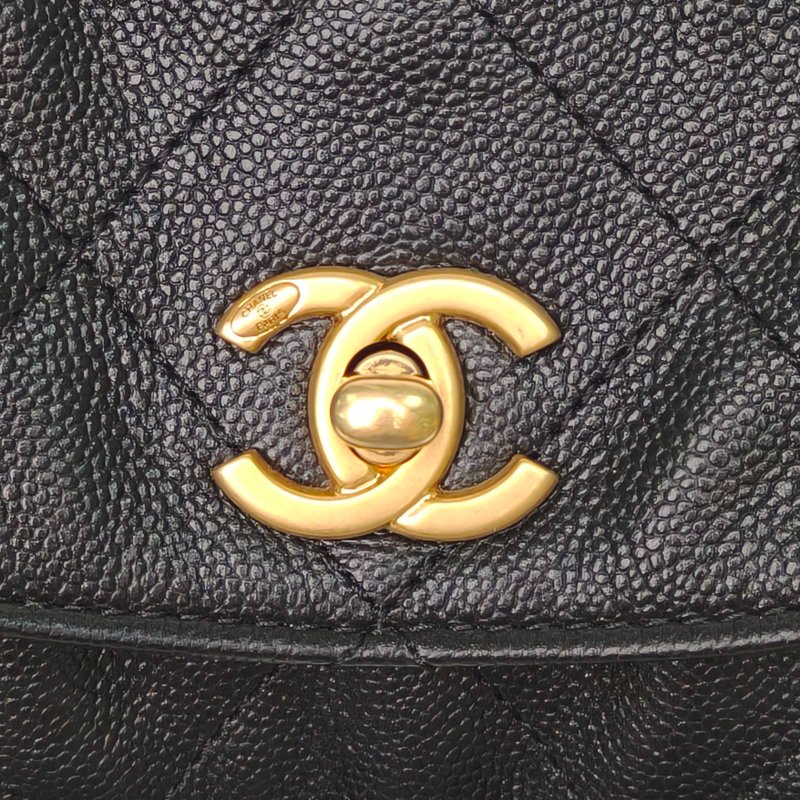 CHANEL Suppletwins24P嬉皮Hobo郵差包小號24.5黑色荔枝牛皮晶片開金扣肩背包-4