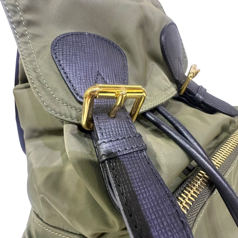 【美收精品】BURBERRY綠色尼龍後背包 4-665-2