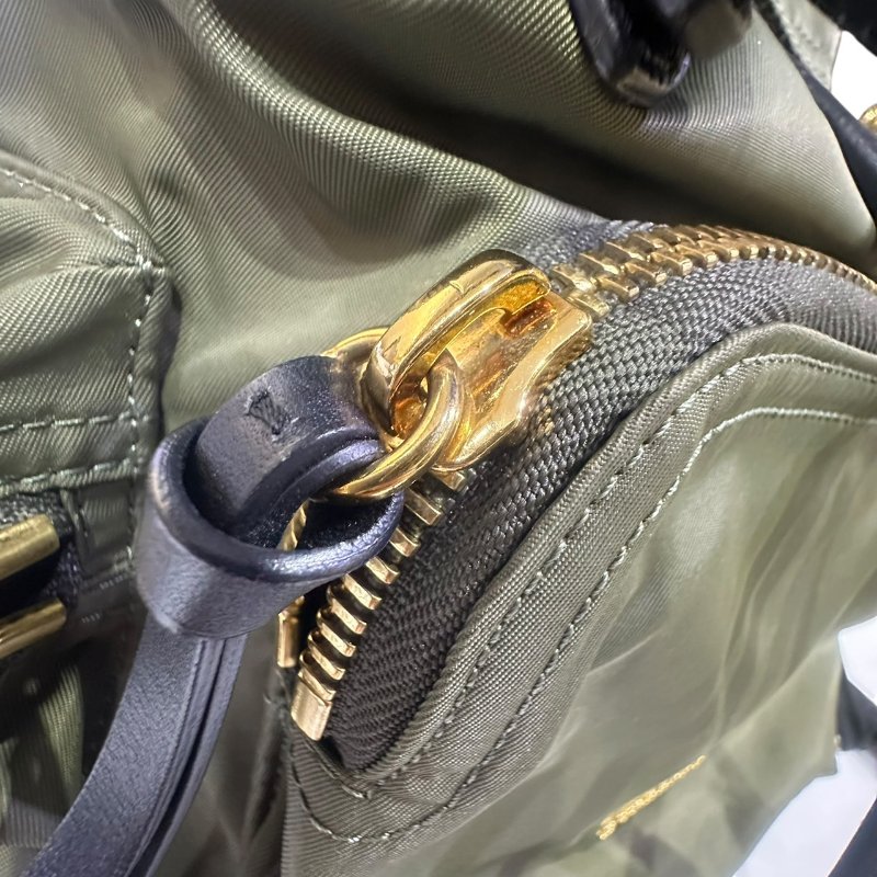【美收精品】BURBERRY綠色尼龍後背包 4-665-10