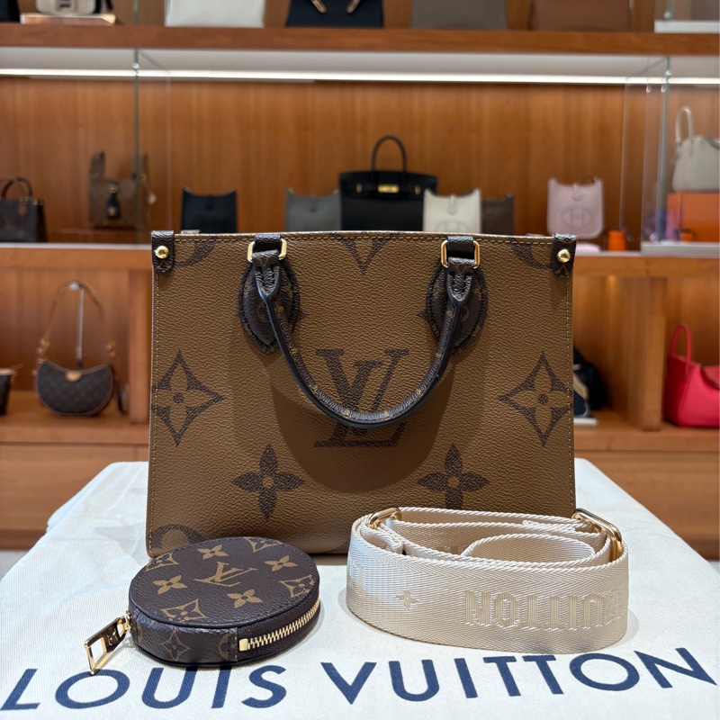 【時髦選擇】Louis Vuitton On The Go PM 手提/肩背包｜Monogram 雙色拼接｜附原廠背帶＆零錢包配件-0