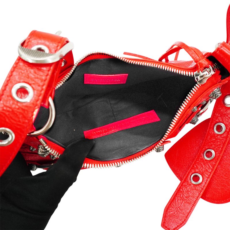 Balenciaga Le Cagole Mini 鞣製羊皮彎月二用包(695814-桃紅)-4