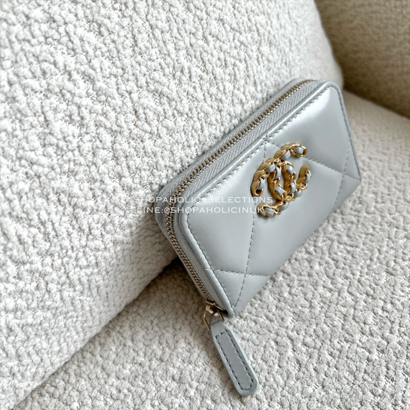 Chanel 19款淺灰色拉鍊零錢包羊皮金釦AP0949-3