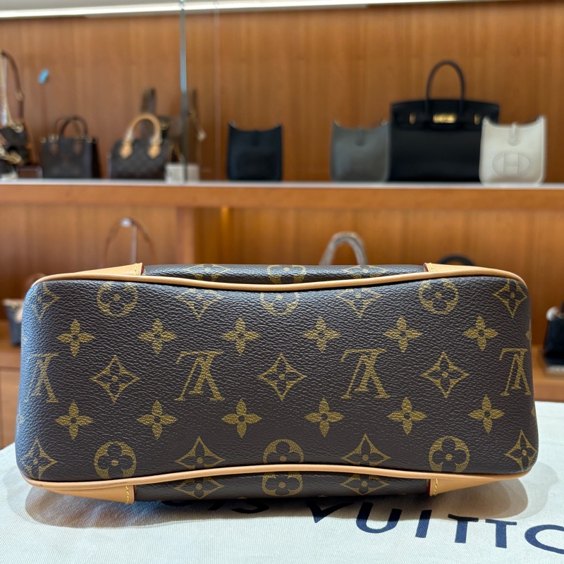 【質感與流線的完美融合】Louis Vuitton Monogram Boulogne 牛角包｜經典老花帆布｜金鍊肩背＋天然皮飾邊-3