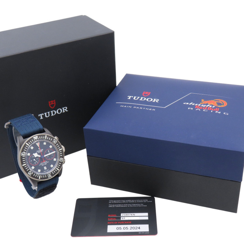 近全新 Tudor Pelagos FXD 紅牛車隊 25807KN 自動腕錶，碳/鈦金屬錶殼，藍色錶盤，1921 年款-1