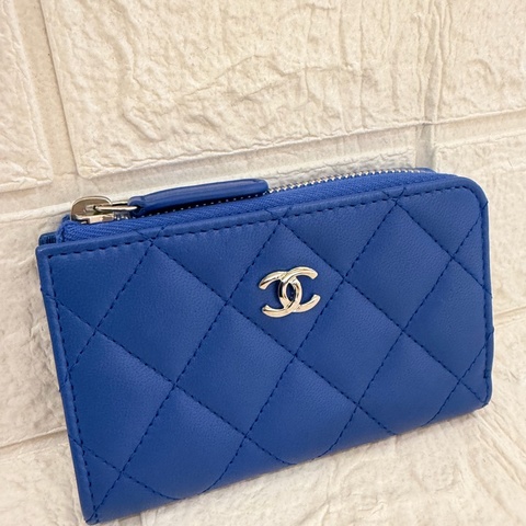 Chanel 藍色羊皮L型拉鏈鑰匙釦零錢包💙