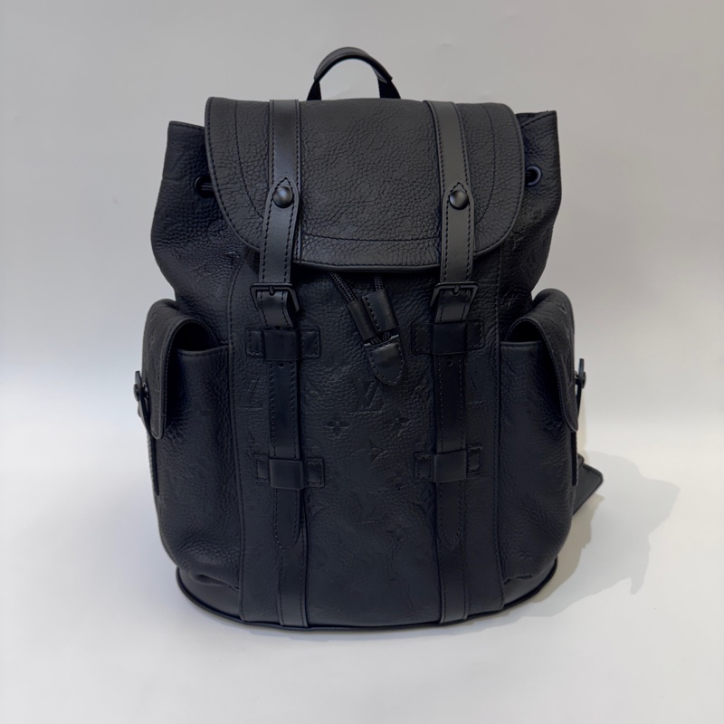 LV Christopher PM 黑壓紋牛皮束口下蓋後背包 晶片款-0