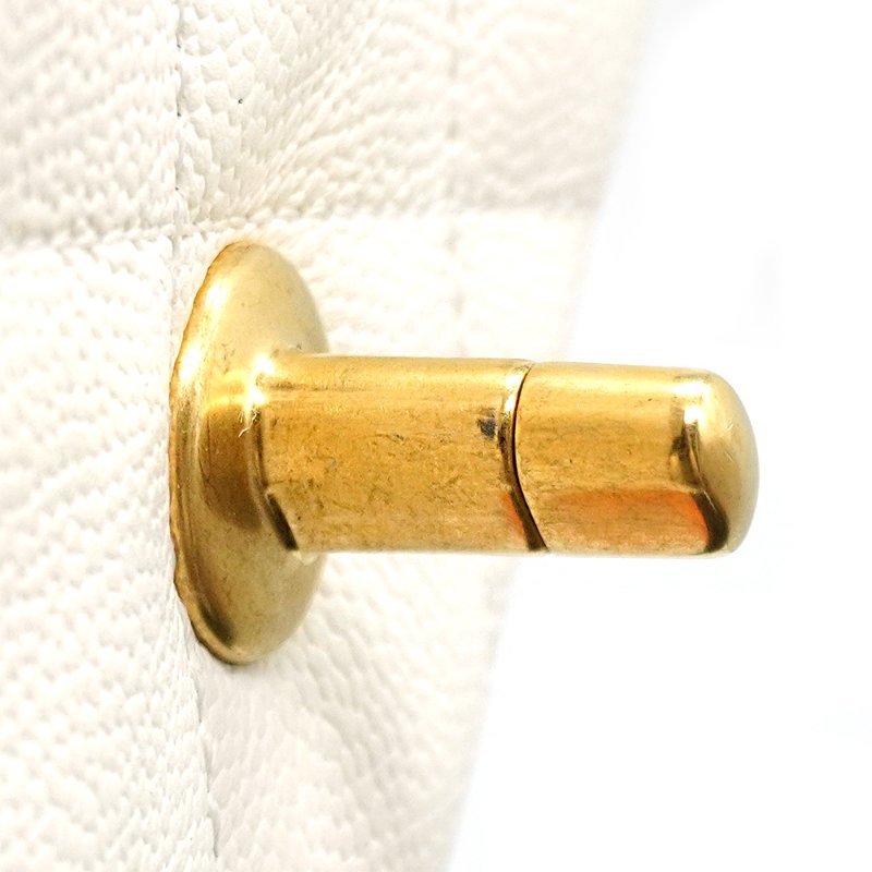 Chanel 展示品 霧金雙C粒紋牛皮心型金球方胖斜背包(AS3829-白)-6