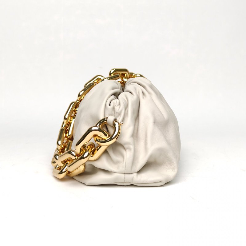 BOTTEGA VENETA Pouch雲朵包TheChain粗鏈條單肩包白色牛皮金扣肩背包-3