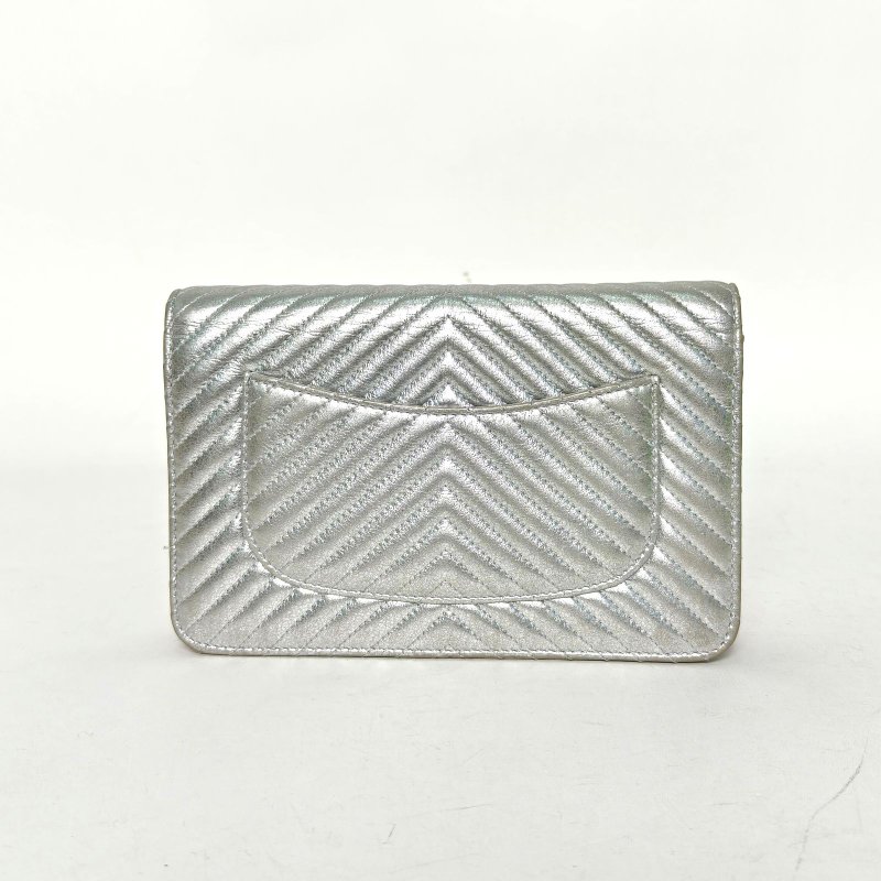 CHANEL CFWOC19銀色羊皮22開銀扣V紋肩背包-2