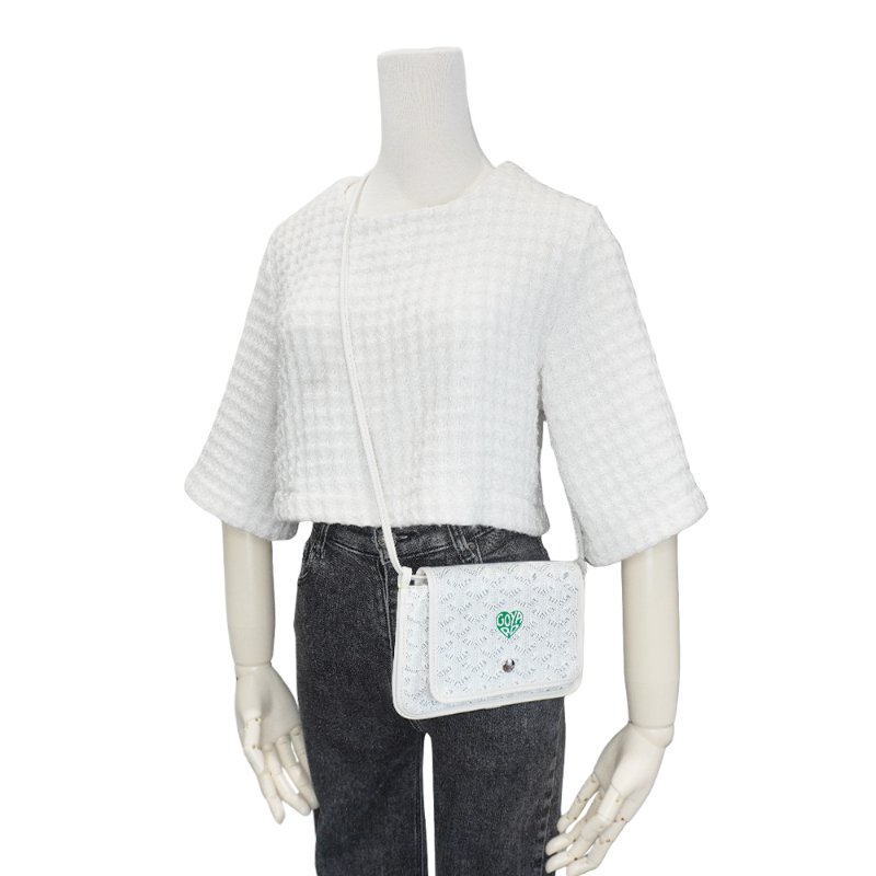 Goyard 展示品 Plumet 愛心印花翻蓋帆布扁斜背包(白)-5